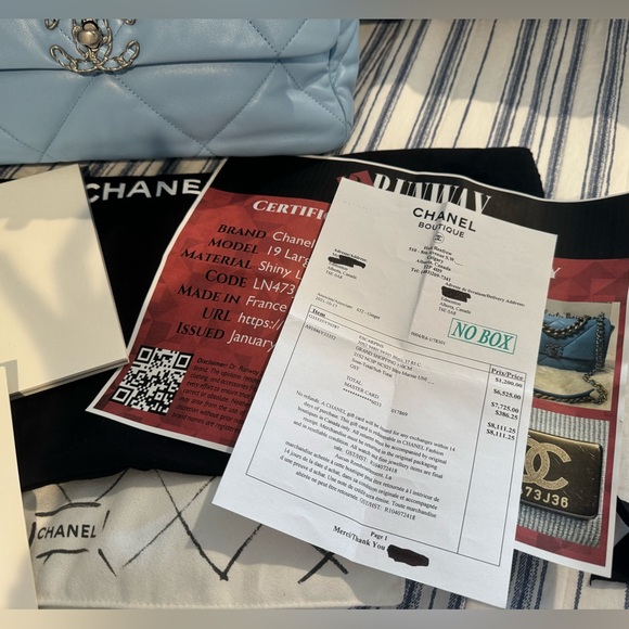 ❌ SOLD ❌ Chanel 19 Large ( 2021 )💲7️⃣0️⃣0️⃣0️⃣ - Picture 4 of 16